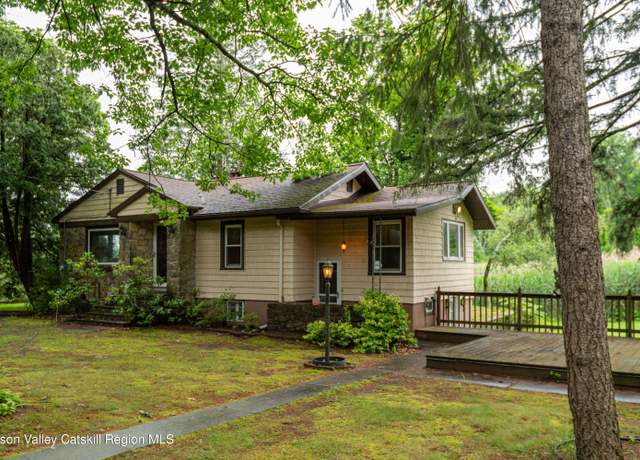 Property at 623 Route 9j, Stuyvesant, NY 12173, 3 beds, 2 baths