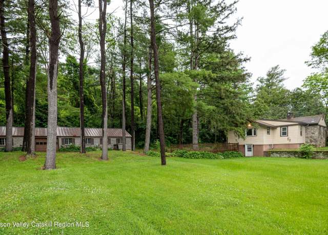 Property at 623 Route 9j, Stuyvesant, NY 12173, 3 beds, 2 baths