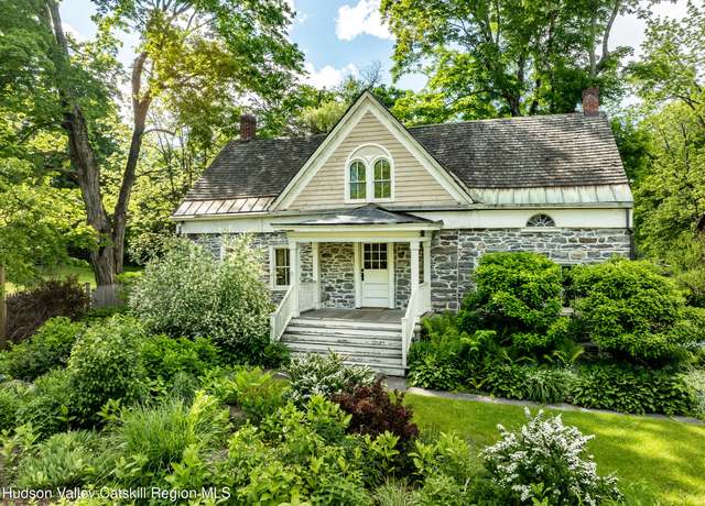 Property at 170 Kripplebush Rd, Stone Ridge, NY 12484, 3 beds, 2.5 baths