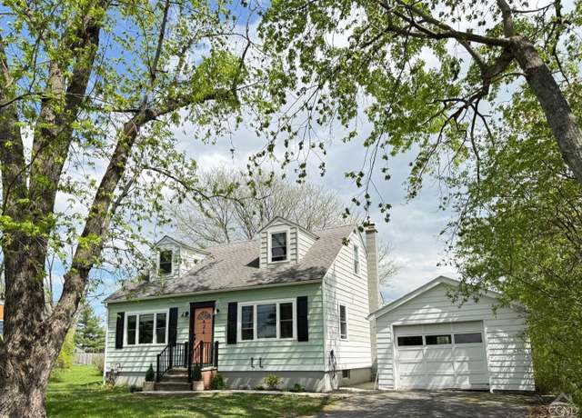 Property at 424 Joslen Boulevard Blvd, Greenport, NY 12534, 4 beds, 1 bath