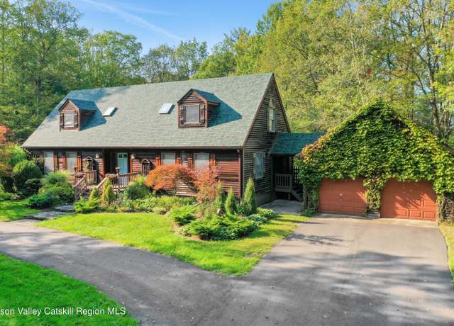 Property at 4 Mountain View Dr, Kerhonkson, NY 12446, 4 beds, 2 baths