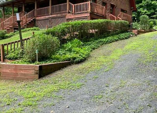 Property at 511 Swartekill Rd Rd, New Paltz, NY 12561, 3 beds, 1.5 baths