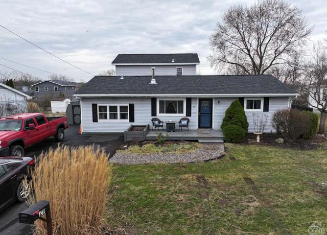 Property at 29 Apple Blossom Ln, Coxsackie, NY 12051, 4 beds, 2.5 baths