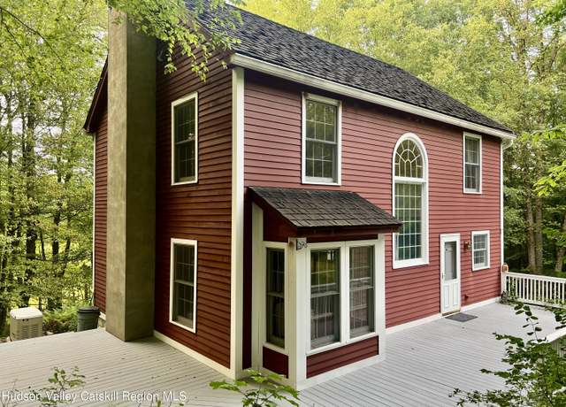 Property at 216 Starbarrack Rd, Red Hook, NY 12571, 3 beds, 2.5 baths
