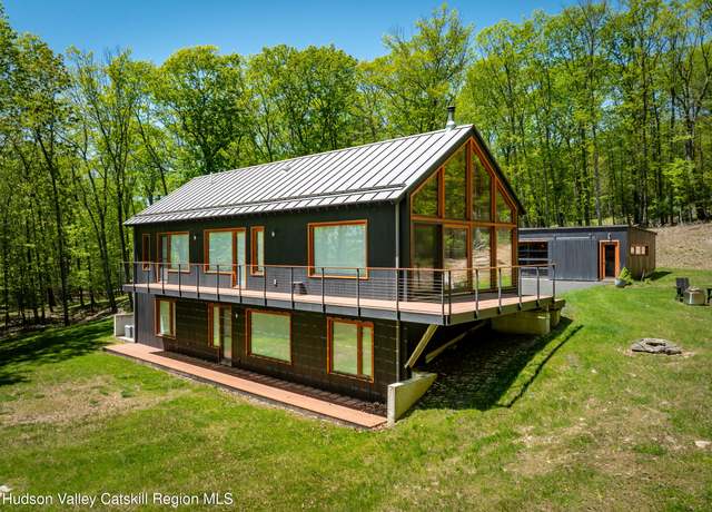 Property at 16 Blue Spruce Ln, Kerhonkson, NY 12446, 3 beds, 2 baths