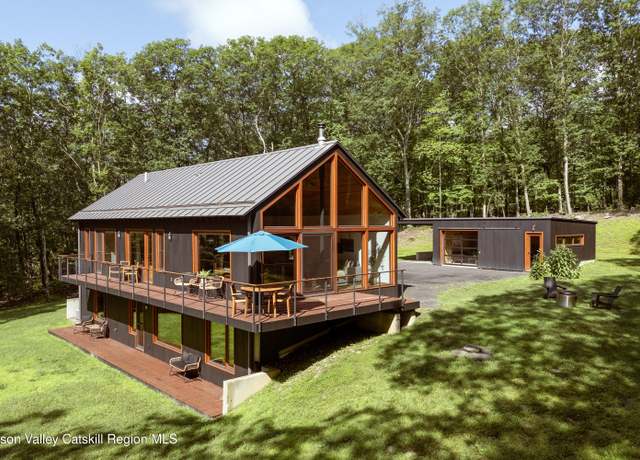 Property at 16 Blue Spruce Ln, Kerhonkson, NY 12446, 3 beds, 2 baths