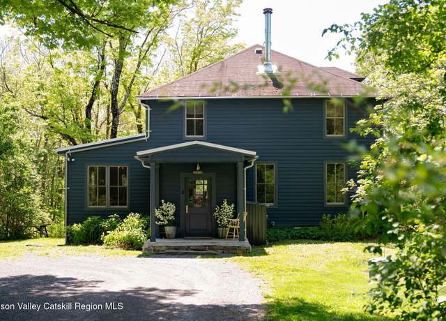 Property at 60 Middle Rd, Rhinebeck, NY 12572, 4 beds, 2.5 baths