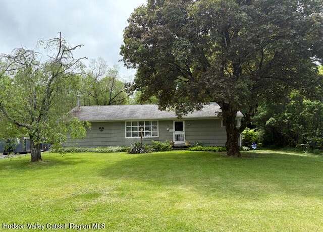 Property at 36 Blue Mountain Manor Mnr, Saugerties, NY 12477, 3 beds, 1 bath