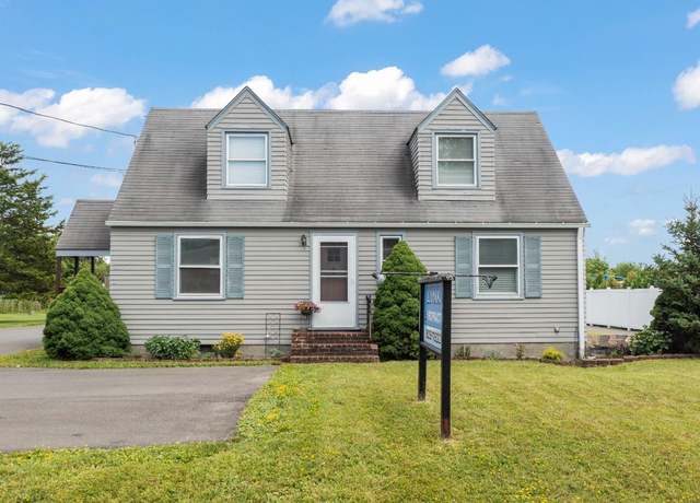 Property at 322 Fairview Ave, Hudson, NY 12534, 1 bath