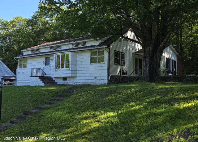 Property at 3 Lakeview Terrace Ter, Kerhonkson, NY 12446, 3 beds, 1 bath