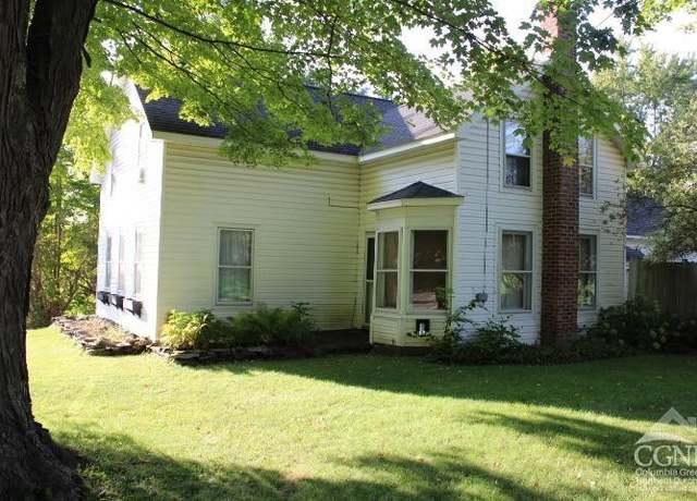 Property at 5948 Route 81, Greenville, NY 12083, 5 beds, 1 bath
