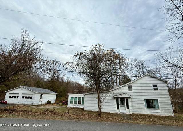 Property at 8 E Church Rd, Saugerties, NY 12477, 3 beds, 1.5 baths