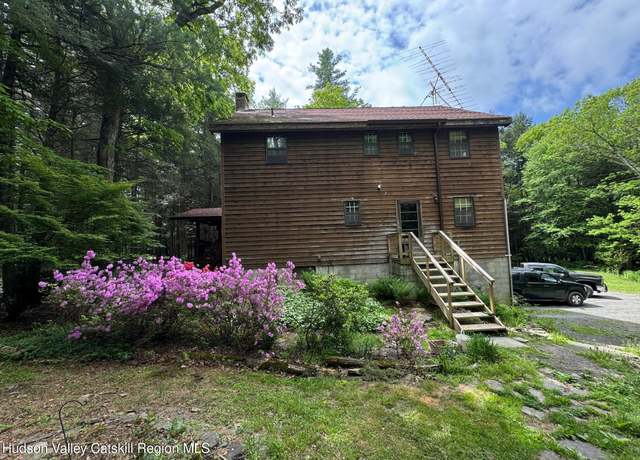 Property at 28 Mrs Franks Rd, Saugerties, NY 12477, 4 beds, 2.5 baths