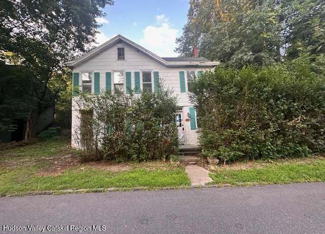 Property at 136 Third Ave, Kingston, NY 12401, 2 beds, 1 bath
