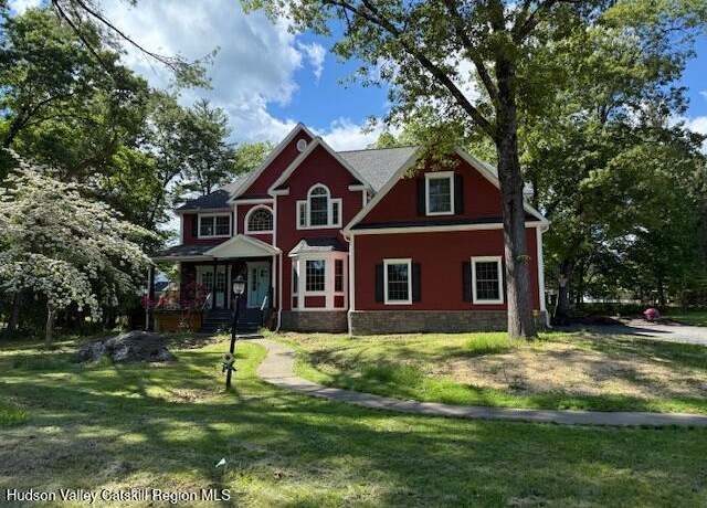 Property at 30 Alison Ct Ct, Kingston, NY 12401, 4 beds, 3.5 baths