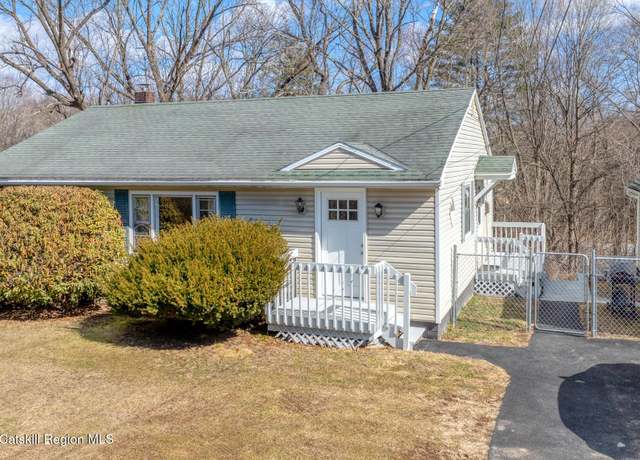 Property at 486 Kings Hwy, Saugerties, NY 12477, 3 beds, 1.5 baths
