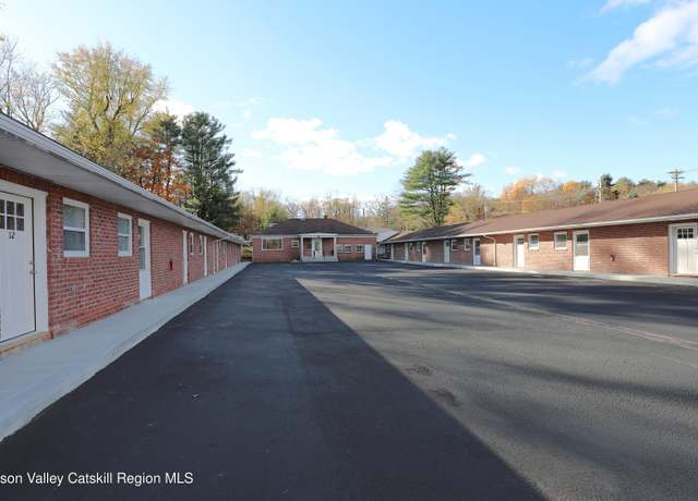 Property at 14311 Route 9w, New Baltimore, NY 12124, 17 beds, 19 baths