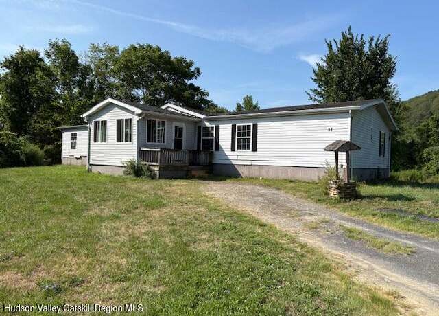 Property at 37 Willowbrook Farm Rd, Athens, NY 12015, 3 beds, 3.5 baths