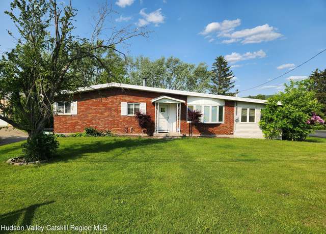 Property at 29 Abbott Dr, Averill Park, NY 12018, 3 beds, 2 baths