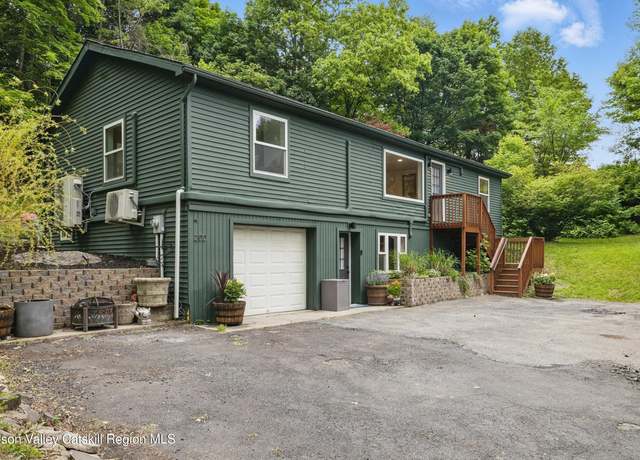 Property at 200 Wilbur Ave, Kingston, NY 12401, 5 beds, 3 baths