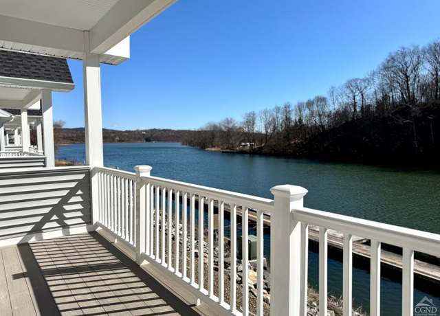 Property at 29 Marina Dr, Catskill, NY 12414, 3 beds, 2.5 baths
