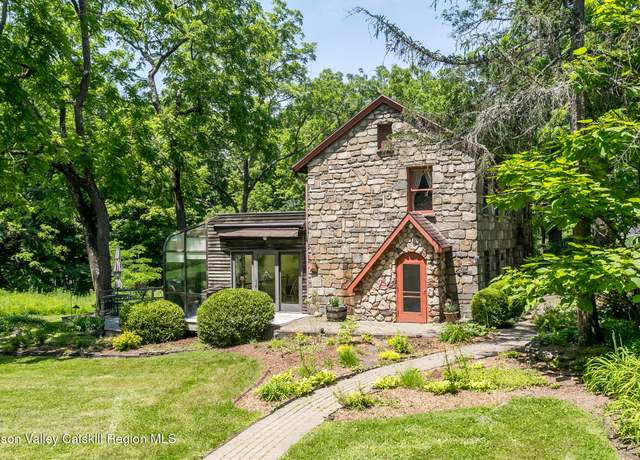 Property at 1365 Old Post Rd, Esopus, NY 12429, 3 beds, 2 baths