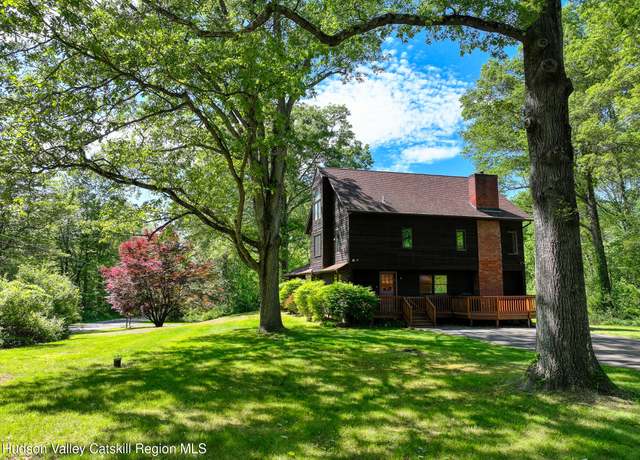 Property at 7 Elliotts Ln, New Paltz, NY 12561, 5 beds, 4 baths