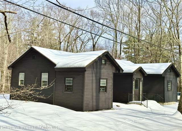 Property at 4 Trails End Rd, Kerhonkson, NY 12446, 3 beds, 1 bath