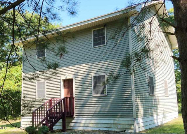 Property at 374 N Ridge Rd, Hannacroix, NY 12087, 3 beds, 1.5 baths