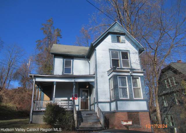 Property at 31 Stuyvesant St, Kingston, NY 12401, 4 beds, 1 bath