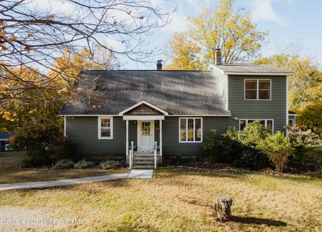 Property at 782-784 Jackson Corners Rd, Red Hook, NY 12571, 6 beds, 3 baths
