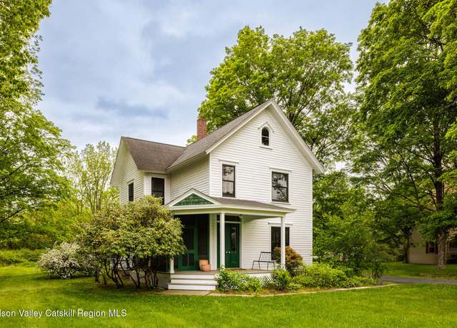 Property at 14 Bushnell Ave, Chatham, NY 12037, 4 beds, 2 baths