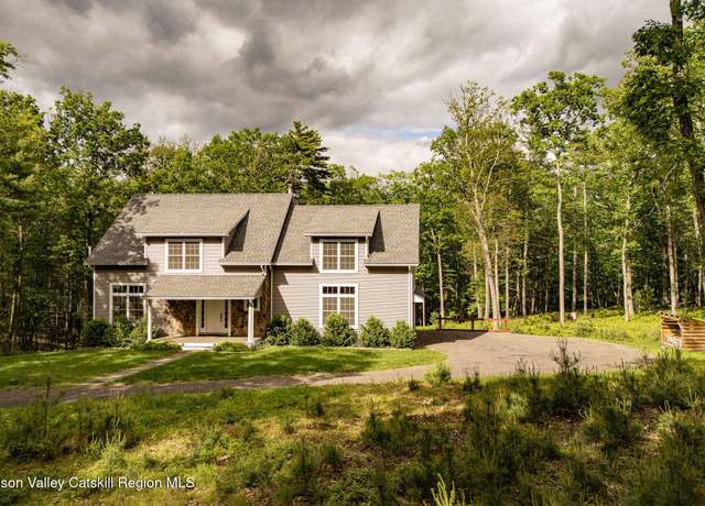 Property at 10 Magnolia Trl, Woodstock, NY 12498, 4 beds, 3 baths