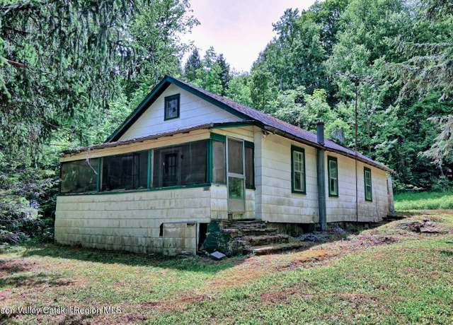 Property at 145 Lake Rd, Berne, NY 12023, 3 beds