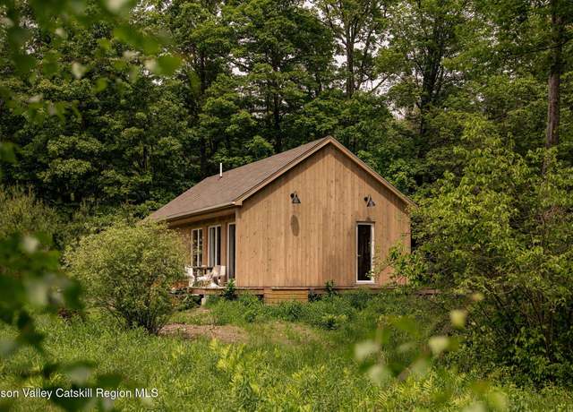 Property at 129 Krum Rd, Kerhonkson, NY 12446, 2 beds, 2 baths