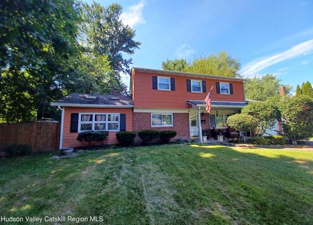 Property at 8 Stevens Ct, Saugerties, NY 12477, 4 beds, 1.5 baths