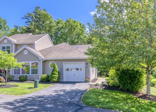 Property at 71 Twin Ponds Dr, Kingston, NY 12401, 2 beds, 2.5 baths