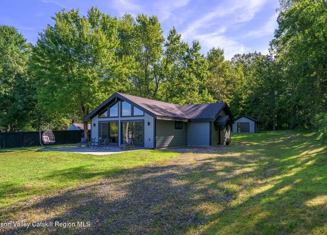 Property at 62 Tipple Rd, Hudson, NY 12534, 2 beds, 2 baths