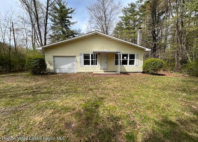 Property at 276 Silver Spur Rd E, Cairo, NY 12413, 2 beds, 1 bath