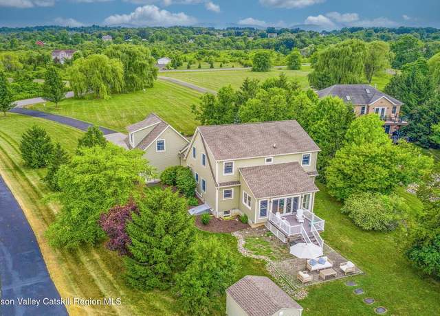 Property at 29 Fox Run Rd, Athens, NY 12015, 4 beds, 3 baths