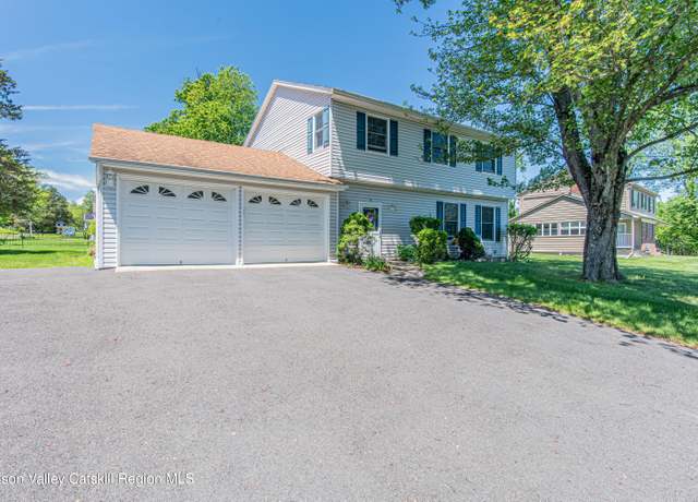 Property at 22 Lainey Ln, Kingston, NY 12401, 4 beds, 2.5 baths
