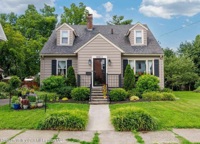 Property at 90 Emerson St, Kingston, NY 12401, 3 beds, 3 baths