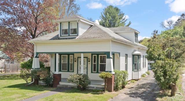 Photo of 28 Old Lane Ln, Hudson, NY 12534