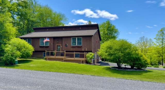 Photo of 1 Hillside Ct, Coxsackie, NY 12015