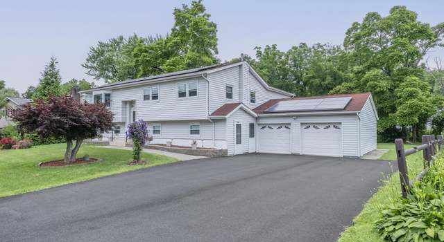 Photo of 3 Esther Pl, Lake Katrine, NY 12449