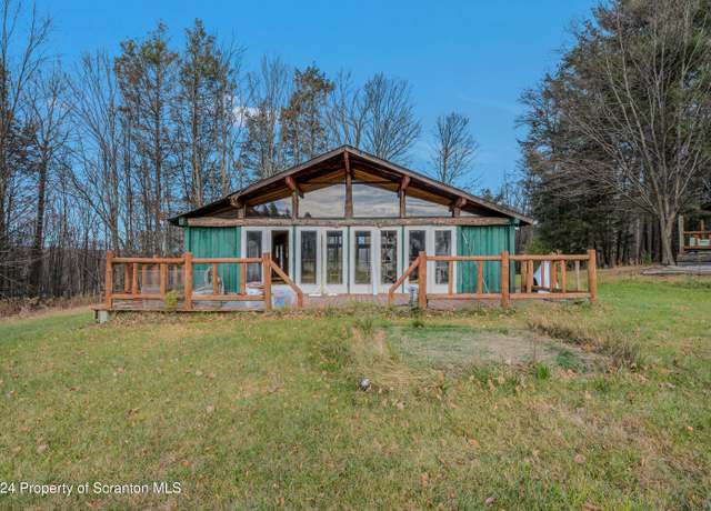 Property at 149 Lincoln Green Ln, Newfoundland, PA 18445, 3 beds, 1.5 baths
