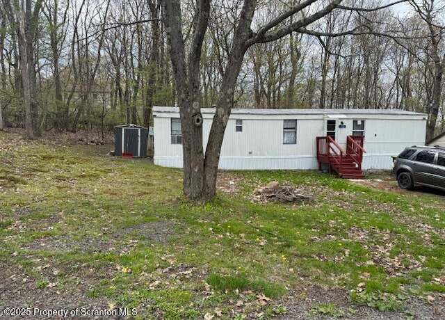 Property at 35 Hi-view Dr, Jefferson Twp, PA 18436, 2 beds, 1 bath