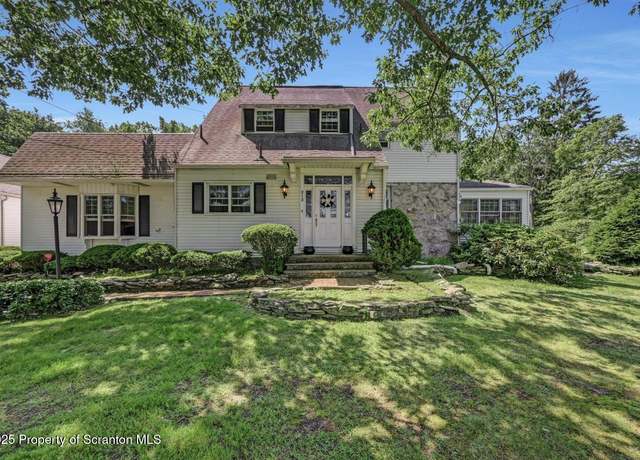 Property at 212 Lake Scranton Rd, Scranton, PA 18505, 4 beds, 2.5 baths