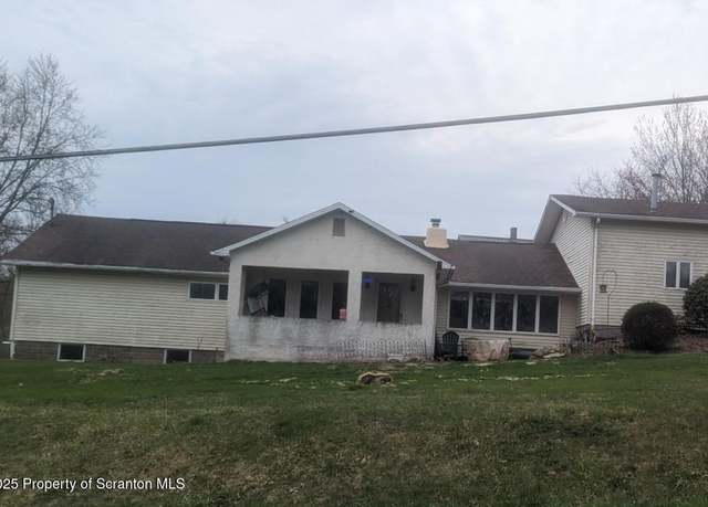 Property at 404 Chapman Lake Rd, Scott Twp, PA 18433, 3 beds, 1.5 baths