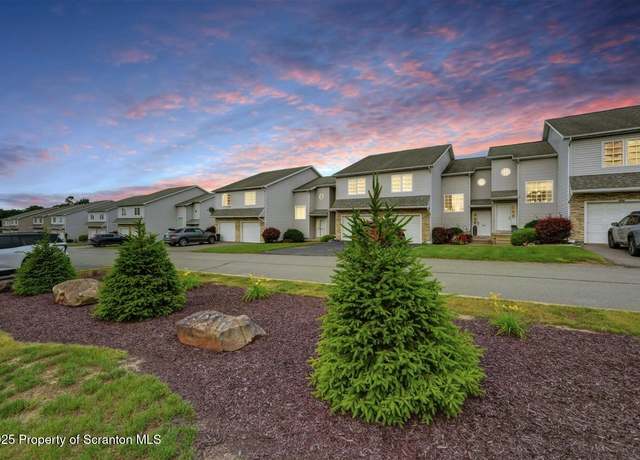 Property at 556 S Keyser Ave, Scranton, PA 18504, 2 beds, 2.5 baths